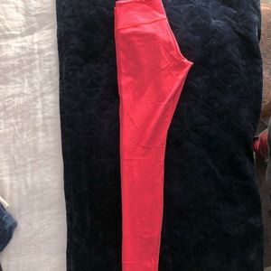 Stunning Hot pink Lululemon wunder unders!